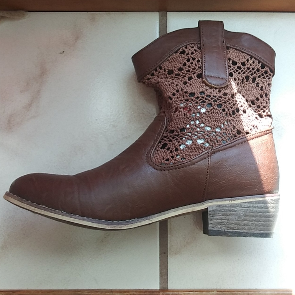 Aeropostale Brown Crochet Boots